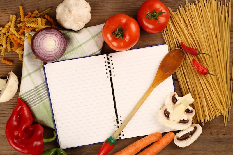 The absolute beginner's step-by-step guide to meal planning(for busy moms)