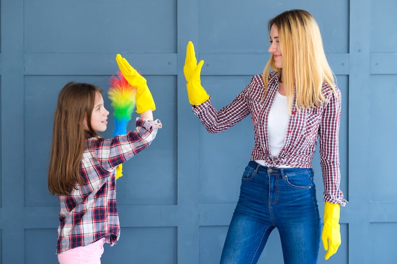 Do you want to get kids started on chores but wondering where to begin? This post has tips on how to get kids started on doing chores.#kidschoreideas