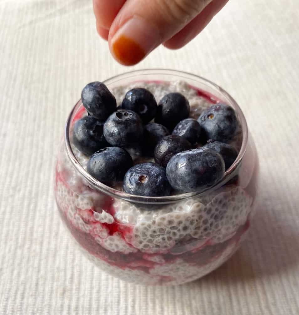 Blueberry chia pudding recipe - add blueberries as toppings