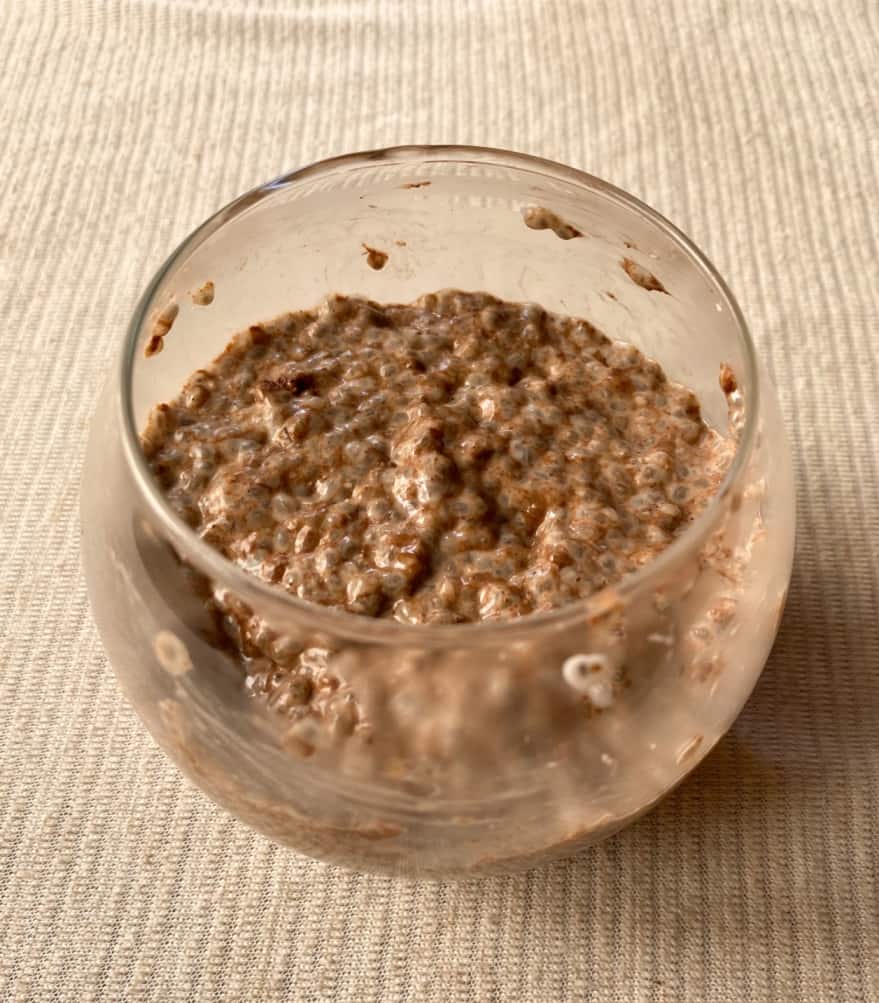 Chocolate chia pudding recipe - mix cocoa powder