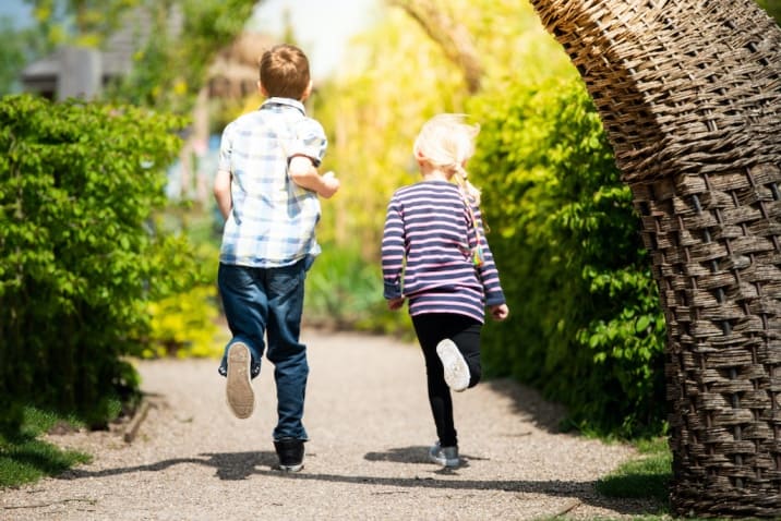 two kids running-list of basic good manners for kids